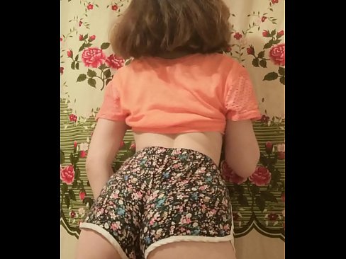 ❤️ Sexy jonge babe dy't har koarte broek op 'e kamera útstrielet Russyske porno op fy.libporno.ru ❌❤