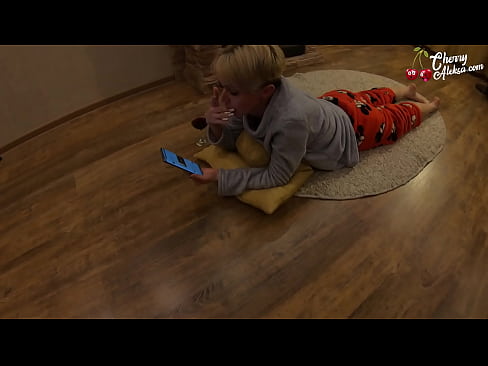 ❤️ Gekke blonde sûgje Enorme lul dy't derop sûgje en stuiterje - Anale seks Russyske porno op fy.libporno.ru ❌❤