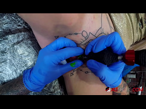 ❤️ Ekstreem tattooed hottie Sully Savage krige in tattoo op har klitoris Russyske porno op fy.libporno.ru ❌❤